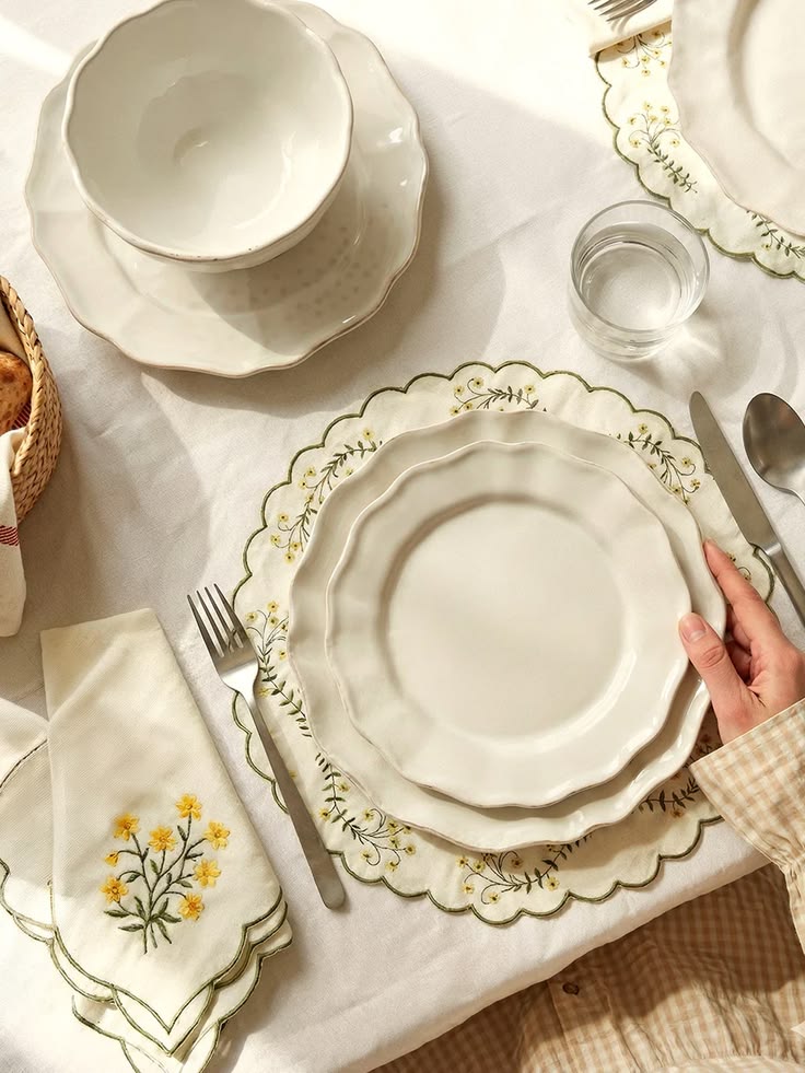 The story behind our tableware
