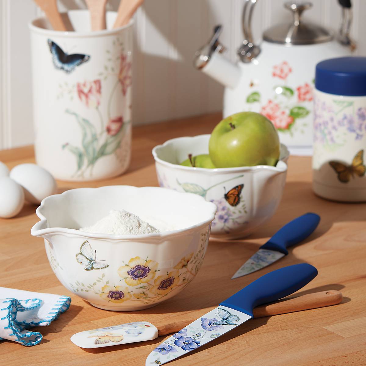 Butterfly Floral Nesting Mixing Bowls, 2-Piece Set - Image 4